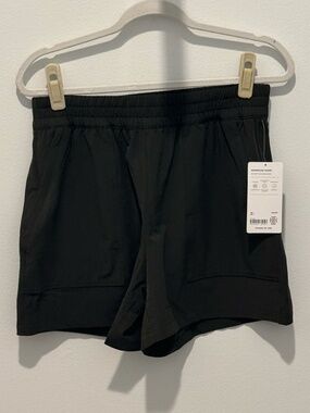Athleta Boundless short Olive Green Size S